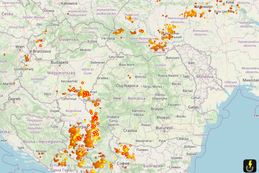 lightningmaps.jpg lightningmaps.jpg